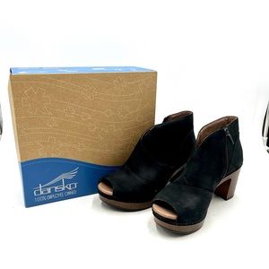 Dansko Milled Nubuck size 34 black ankle boots
